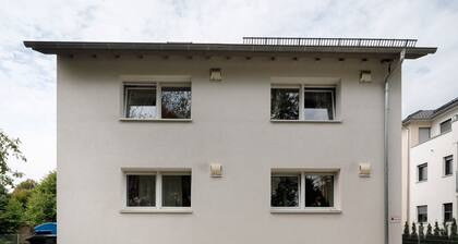 Zimmer 'Ruhige Zimmer In Wg' mit privatem Garten, Balkon und WLAN