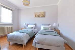 3 bedrooms, iron/ironing board, travel crib, free WiFi