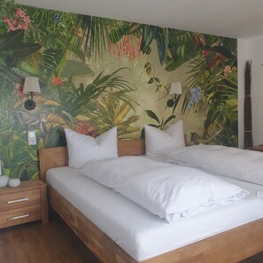 Standard Double Room, Courtyard View | In-room dining