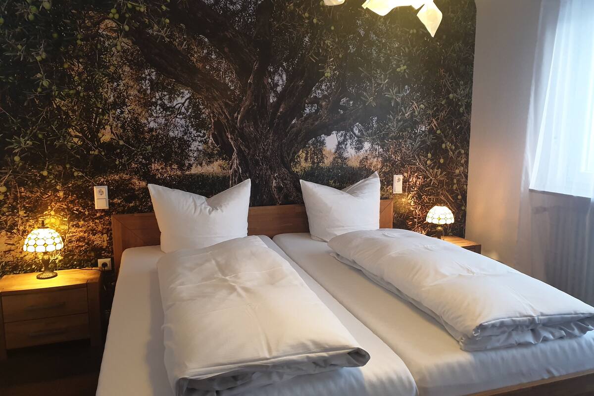 Chambre Confort double, balcon | Repas dans la chambre