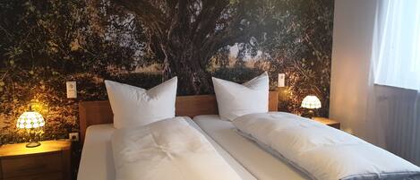 Comfort-Doppelzimmer, Balkon | Essbereich im Zimmer