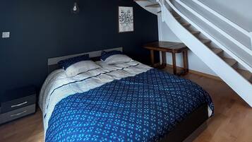 4 bedrooms, free WiFi, bed sheets