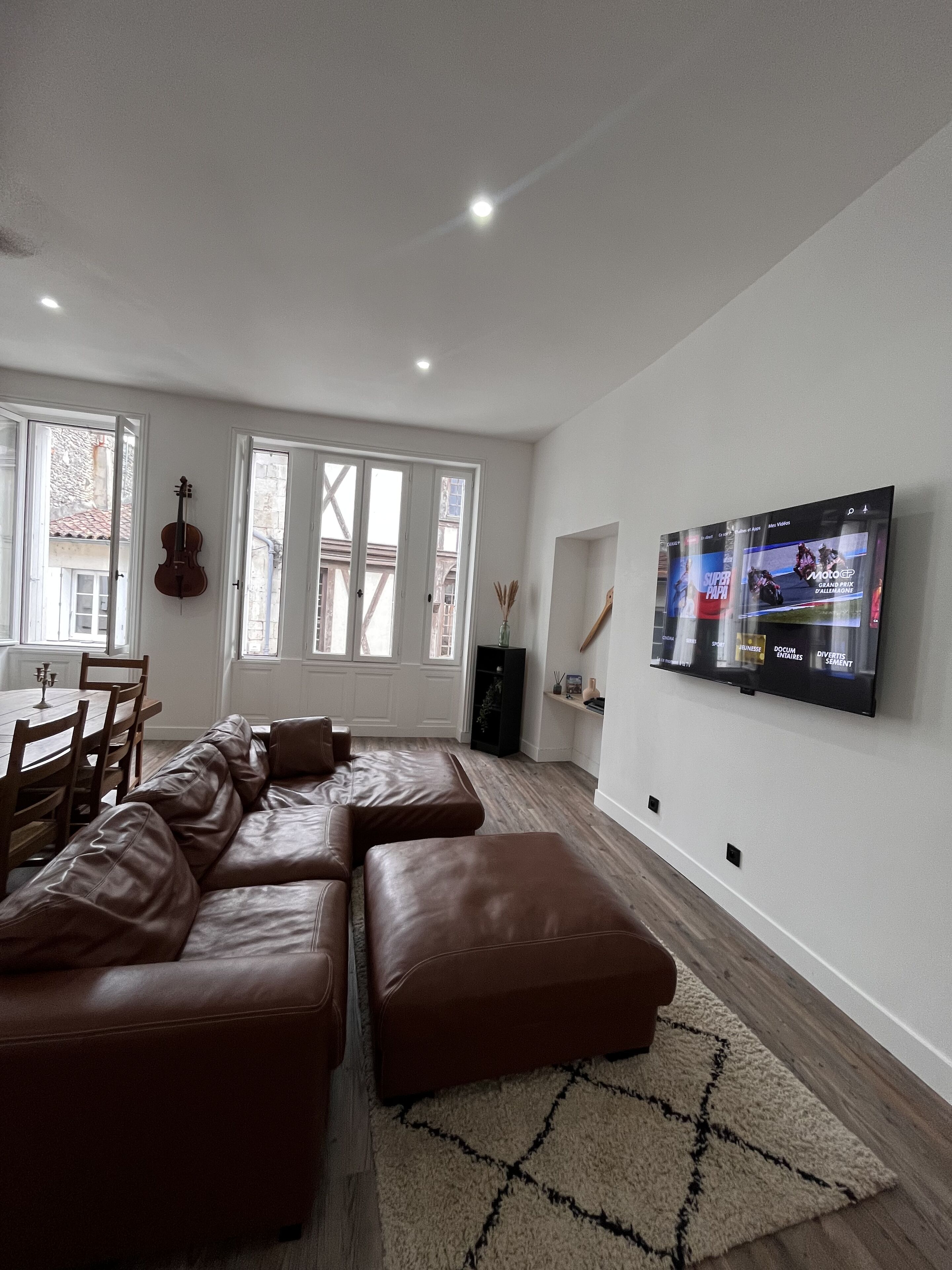 Smart TV, video games, books
