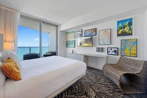 2 bedrooms, travel crib, WiFi - Oceanfront Luxury Escape (Hollywood)