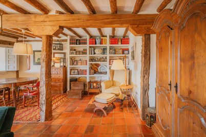 Holiday Home 'La Casa Del Herrero' with Mountain View, Private Garden and Wi-Fi