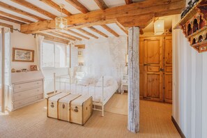 5 camere, ferro/asse da stiro, Wi-Fi, lenzuola