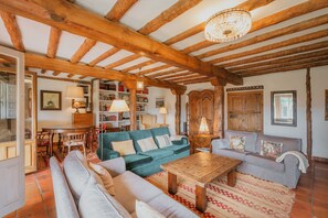 Télévision, cheminée