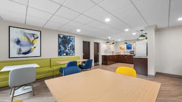 Free daily breakfast