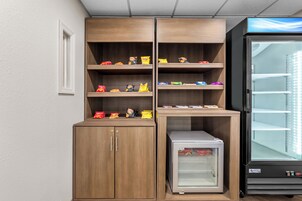 Snack bar