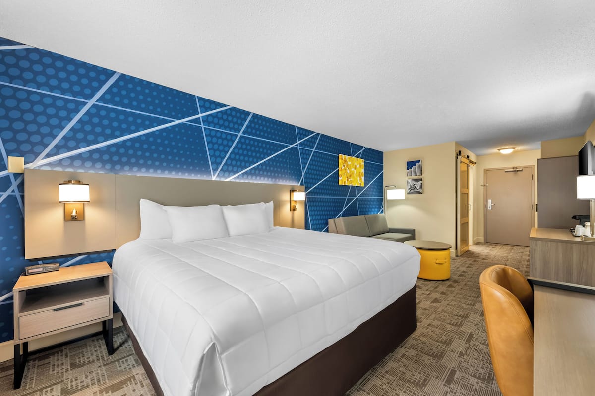 Suite, 1 King Bed, Non Smoking | Free WiFi