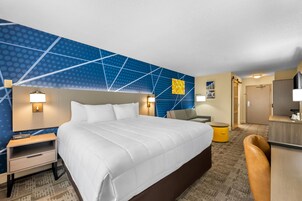 Suite, 1 King Bed, Non Smoking | Free WiFi