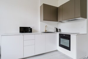 Micro-ondes, four, lave-vaisselle