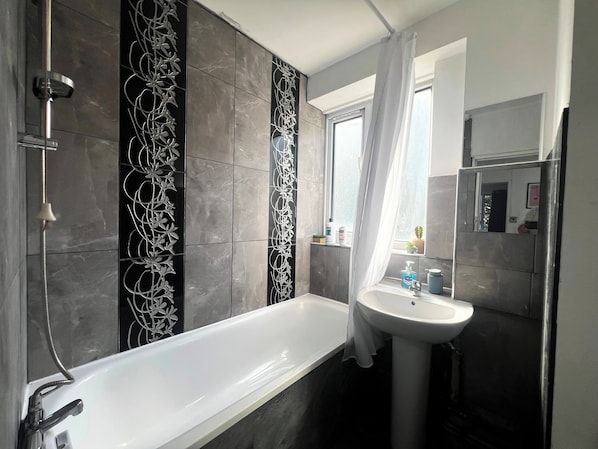 Shower, towels