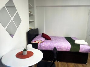 3 υπνοδωμάτια, δωρεάν Wi-Fi, κλινοσκεπάσματα 