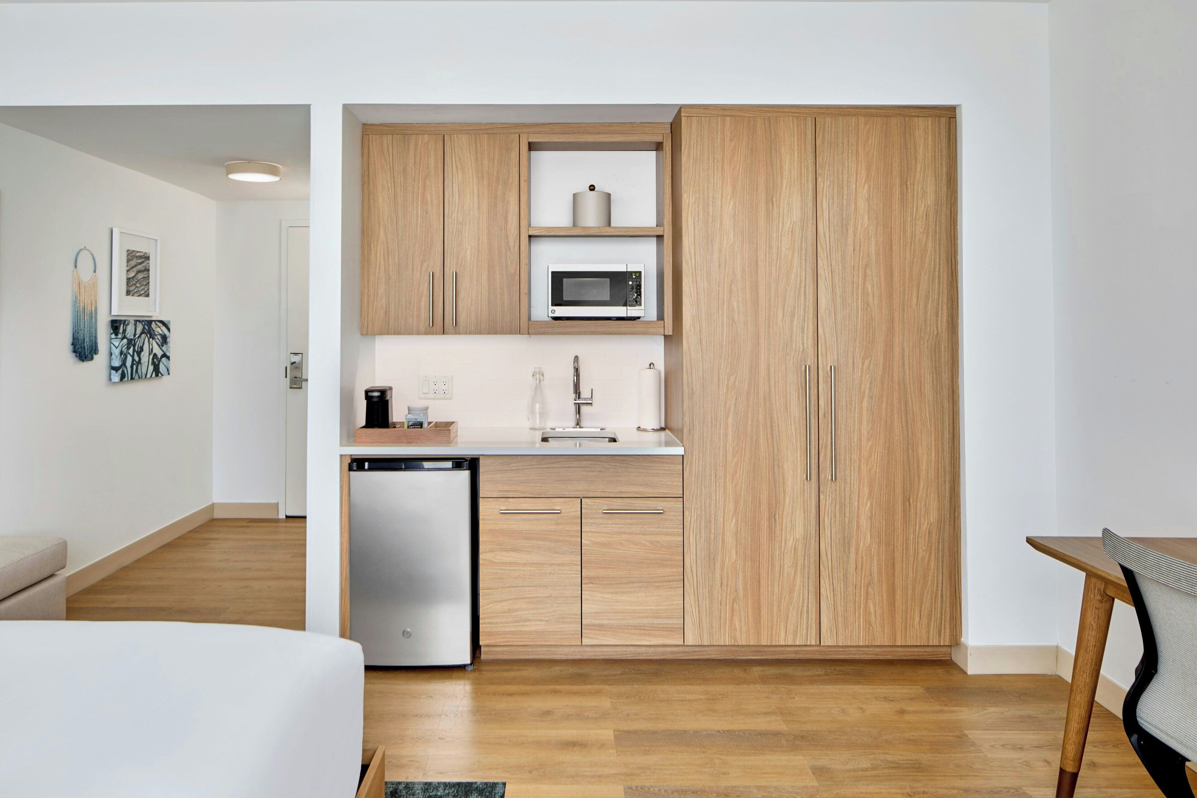 Down duvets, in-room safe, desk, laptop workspace