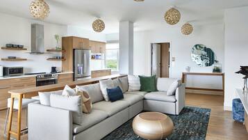 Down comforters, in-room safe, desk, laptop workspace