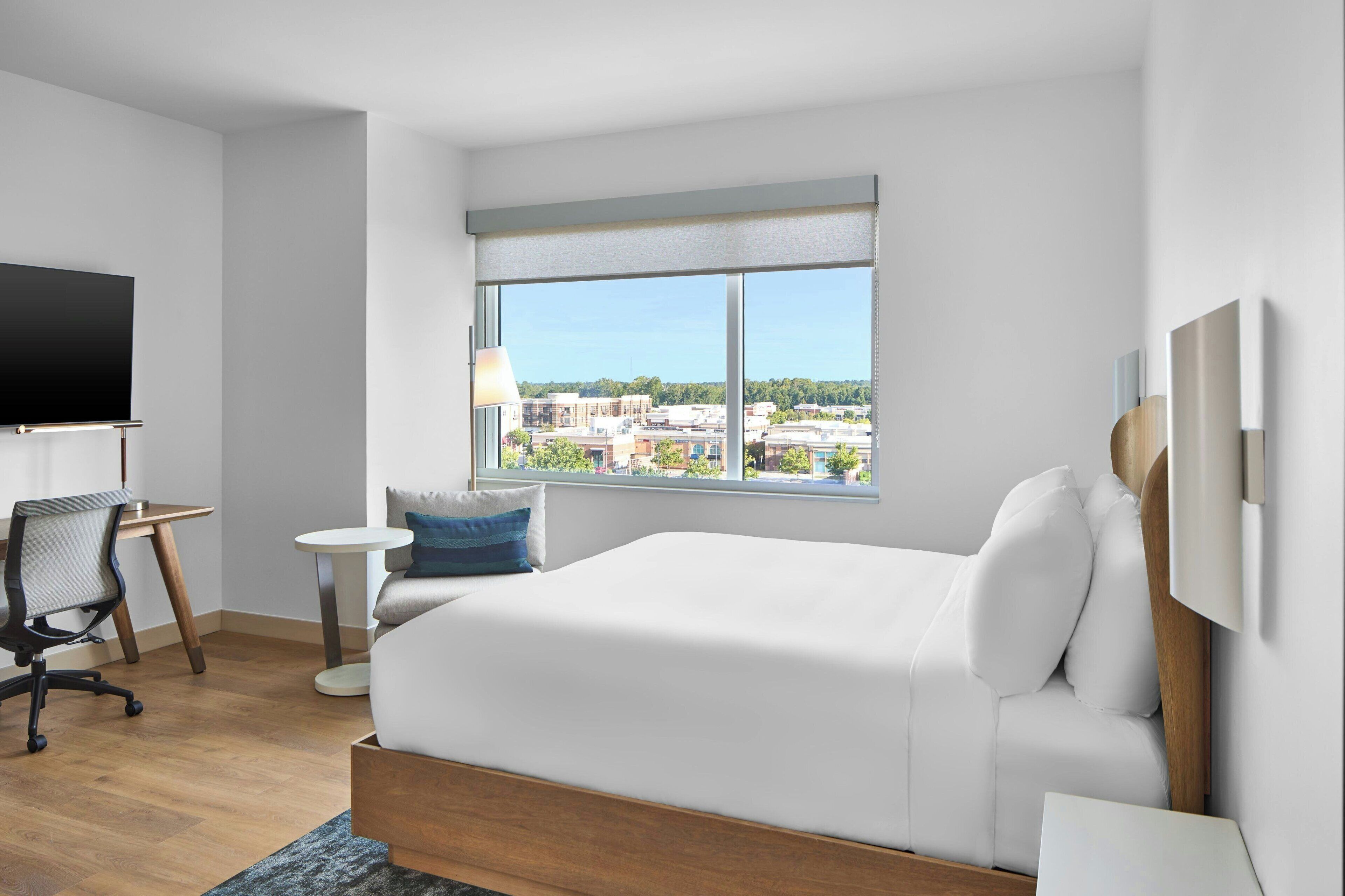 Down duvets, in-room safe, desk, laptop workspace