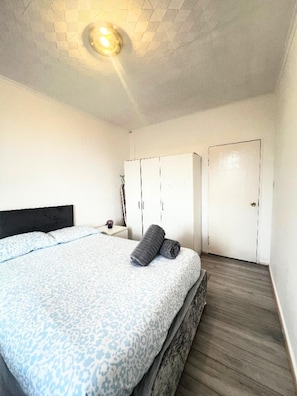 3 bedrooms, free WiFi, bed sheets