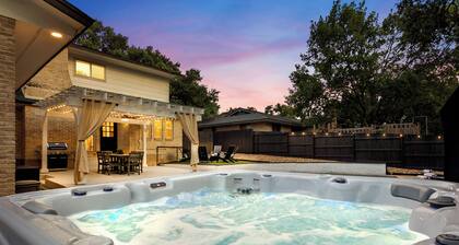 Family Retreat in the Heart of San Antonio! Heated Pool - Hot Tub - Game Room