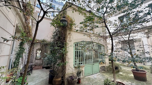 Charming Cottage in Enchanting Paris