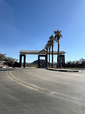 Miscellaneous - 1 bedroom apartment with stunning mountainous and sunset views. (Windhoek)