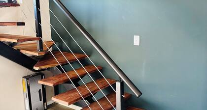 1 bedroom apartment with stunning mountainous and sunset views.