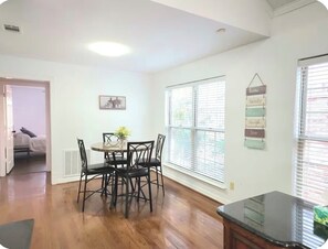 Dining - Spacious & Bright 2BR Near Stadiums & Events- 20 minutes to Dallas & Fort Worth (Grand Prairie)
