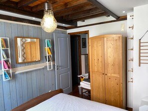 5 Schlafzimmer, Bügeleisen/Bügelbrett, WLAN, Bettwäsche