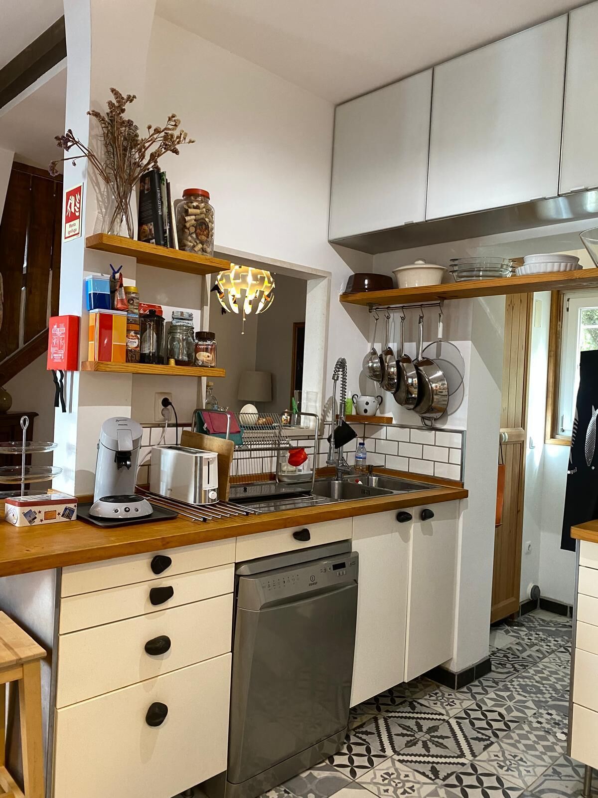 Mikroaaltouuni, uuni, astianpesukone