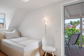 2 Schlafzimmer, BĂŒgeleisen/BĂŒgelbrett, WLAN, BettwĂ€sche