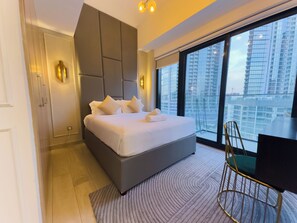 WiFi, bed sheets
