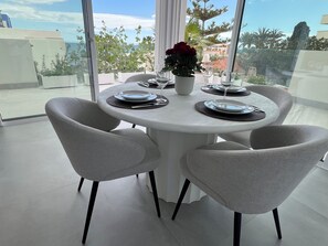 Dining - Villa Habana Luxury Beach Penthouse, with rooftop spa & gorgeous seaviews (Mojácar)