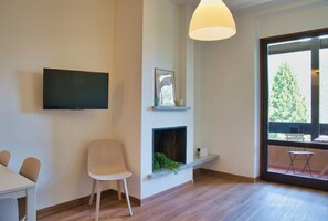 Interior - Ca'Lolden - Two Bedroom Apartment, Sleeps 6 (Ballabio)