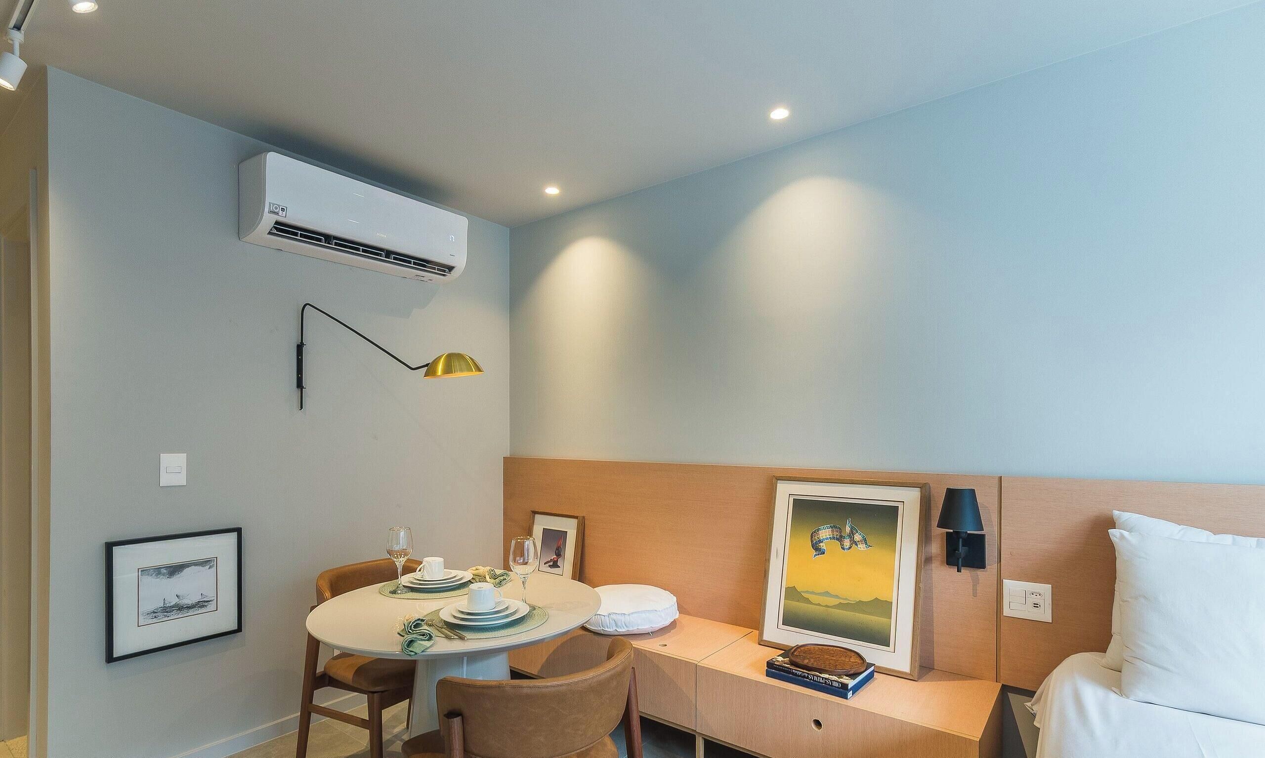Basic Apartment | Dining
