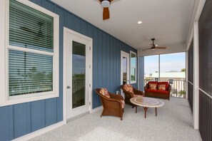 Terrace/patio - Spacious NEW CONSTRUCTION 6-bedroom house with Elevator and WIFI (Fort Myers Beach)