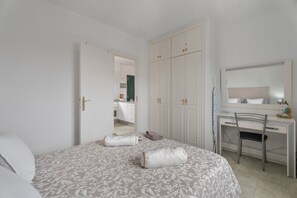 1 غرفة نوم ومكواة/لوح كي وواي فاي وملاءات أسرّة