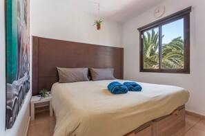1 bedroom, WiFi, bed sheets - Vacation 'Viento Azul' with Shared Pool, Wi-Fi and Air Conditioning (Corralejo)