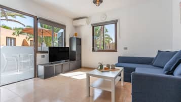 TV, mesa de pingue-pongue