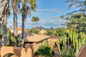 Property grounds - Vacation 'Viento Azul' with Shared Pool, Wi-Fi and Air Conditioning (Corralejo)