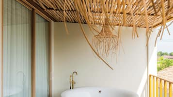 Luxury Double Room, Balcony, Pool View | Deep soaking bathtub