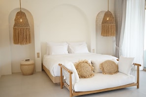 Luxury-Doppelzimmer, Balkon, Poolblick | Zimmersafe, kostenloses WLAN