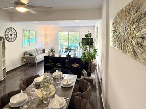 Interior - Elegant Beach Villa Moonstone with Lounge and BBQ (Perivolya Larnaka)