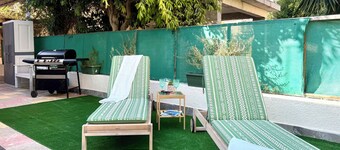 Elegant Beach Villa Moonstone with Lounge and BBQ
