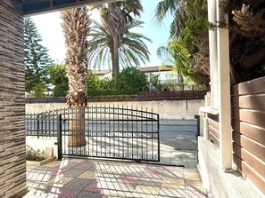 Enceinte de lâhĂ©bergement