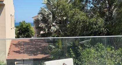 Elegant Beach Villa Moonstone with Lounge and BBQ