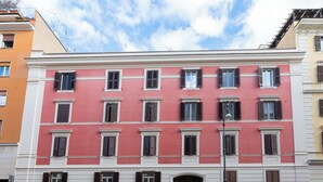 Front of property - ARIOSTO LUXURY ROOMS (Rome)