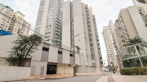 Basic Apartment | Exterior