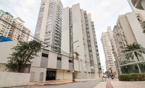 Basic Apartment | Exterior