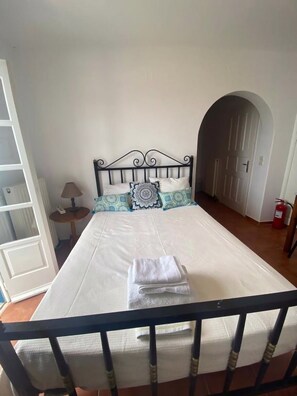 Comfort Apartment, Balcony, Sea View | Free WiFi - Aeolos Apartments (Santorini)