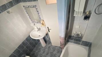 Klassiek appartement, balkon, uitzicht op zee | Gratis wifi